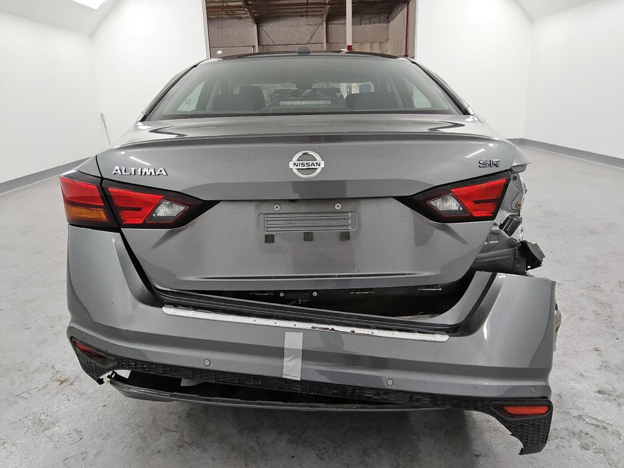 2022 Nissan Altima - Image 6