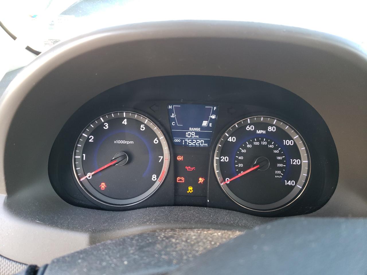 2014 Hyundai Accent - Image 9