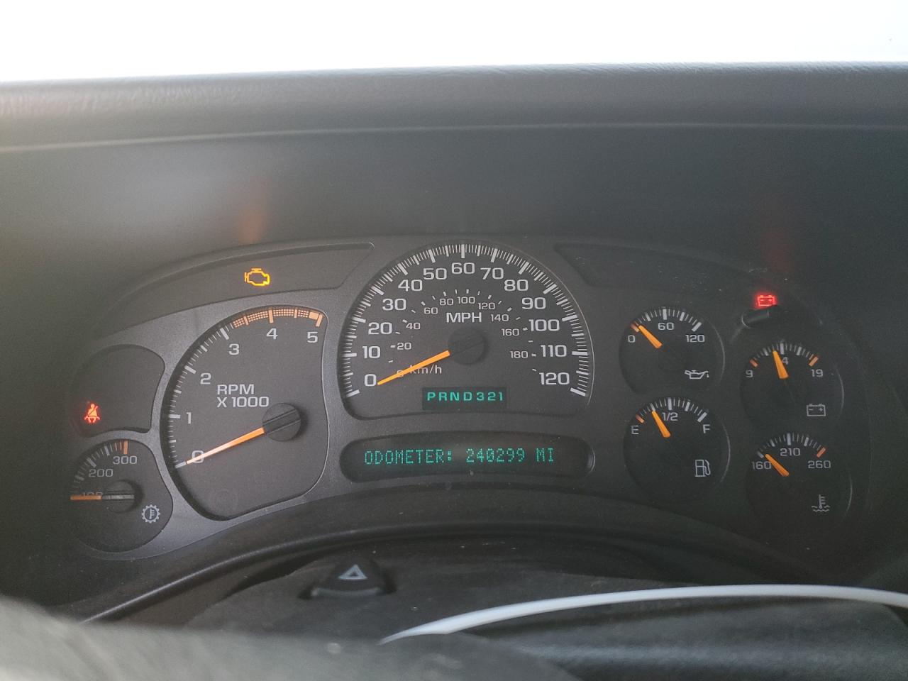 2004 GMC Sierra - Image 9