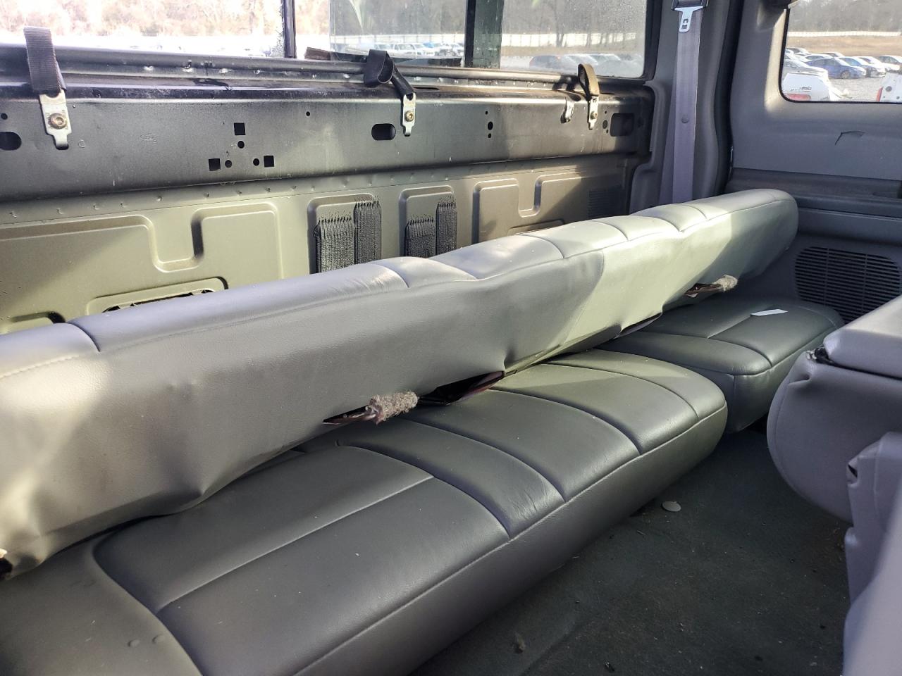 2004 Ford F250 - Image 10