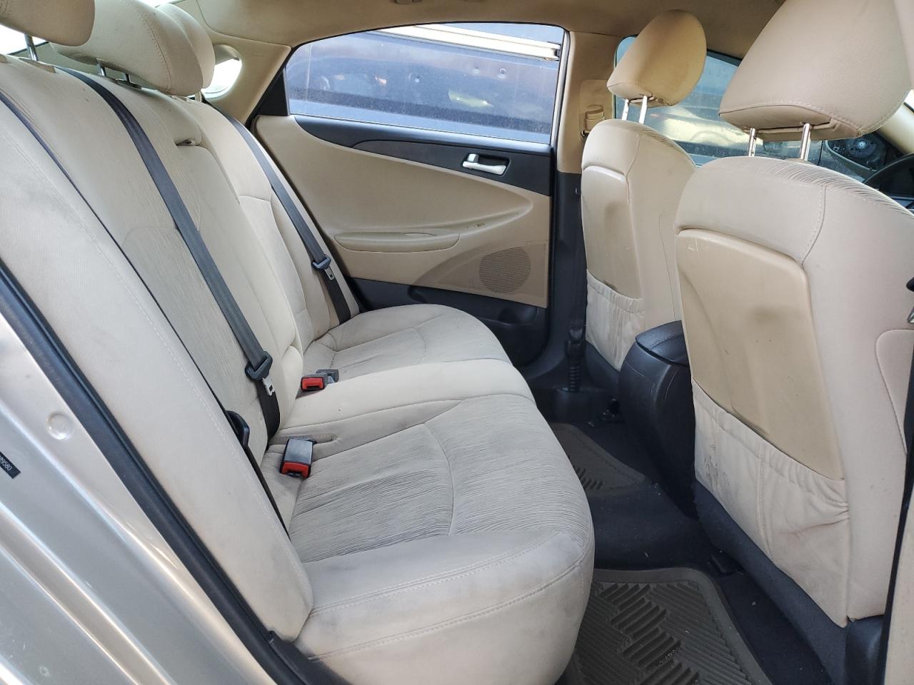 2011 Hyundai Sonata - Image 10