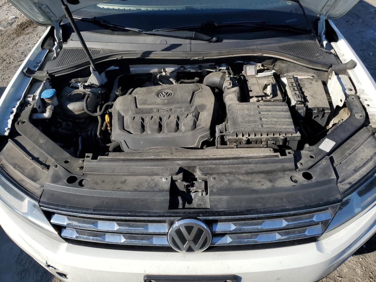 2018 Volkswagen Tiguan - Image 12