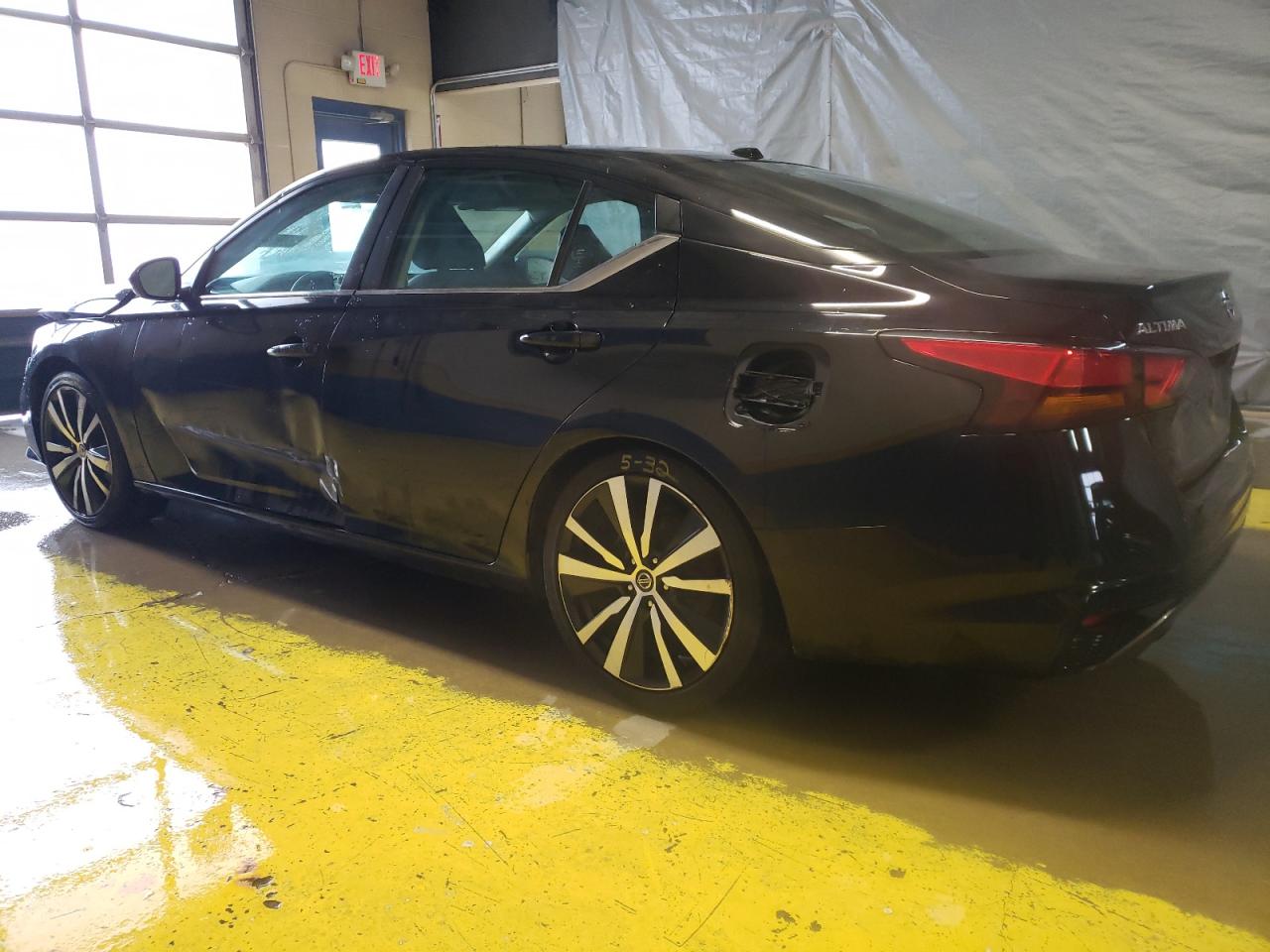 2020 Nissan Altima - Image 2