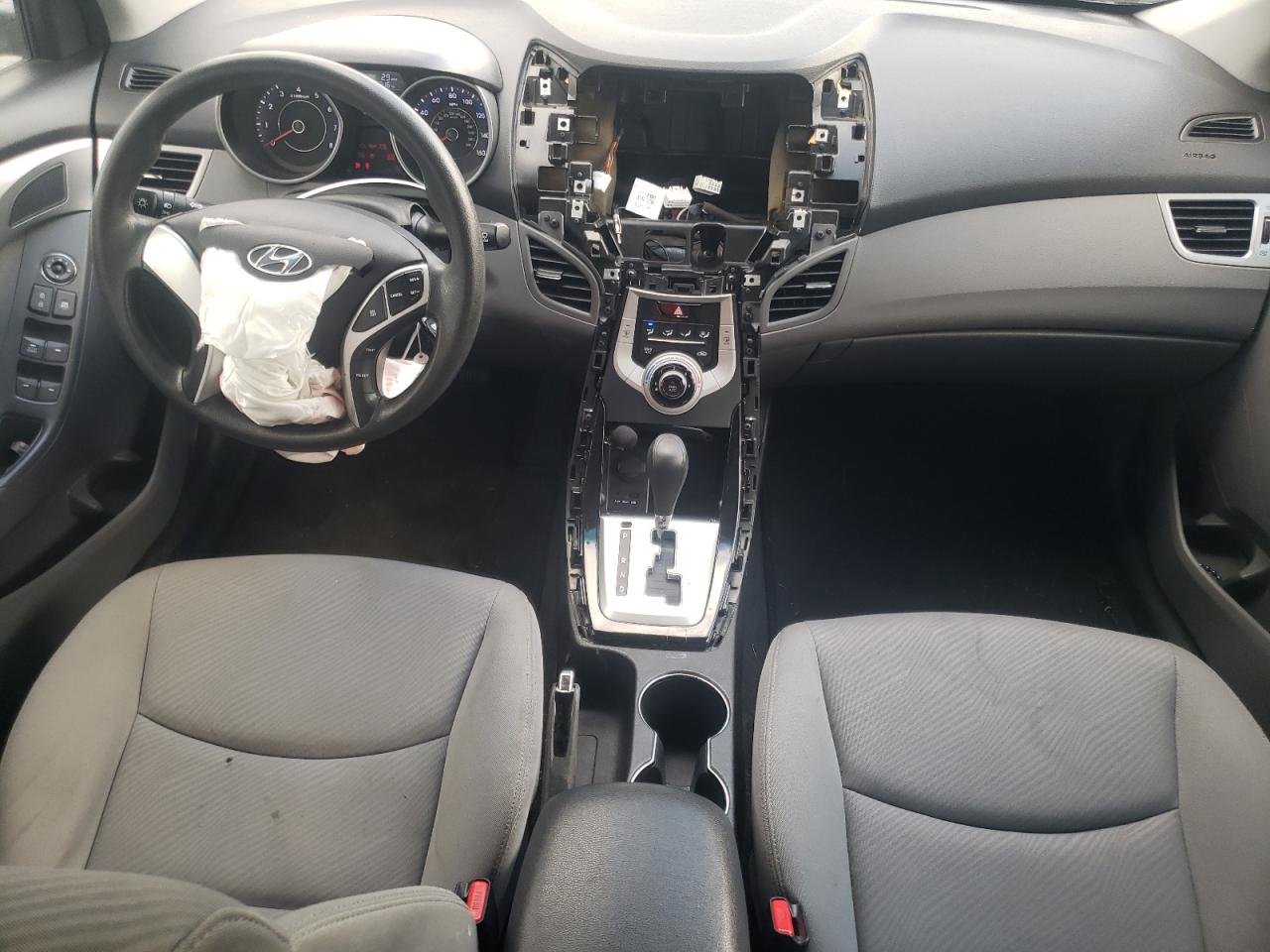 2012 Hyundai Elantra - Image 8