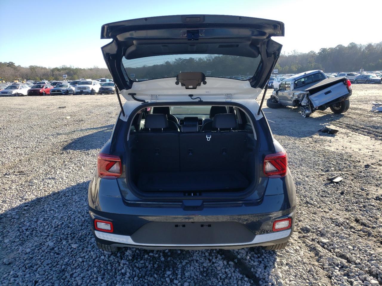 2023 Hyundai Venue - Image 6