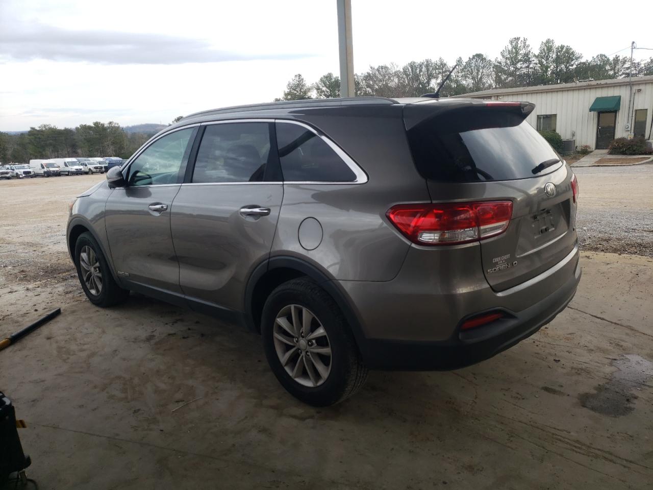 2016 Kia Sorento - Image 2