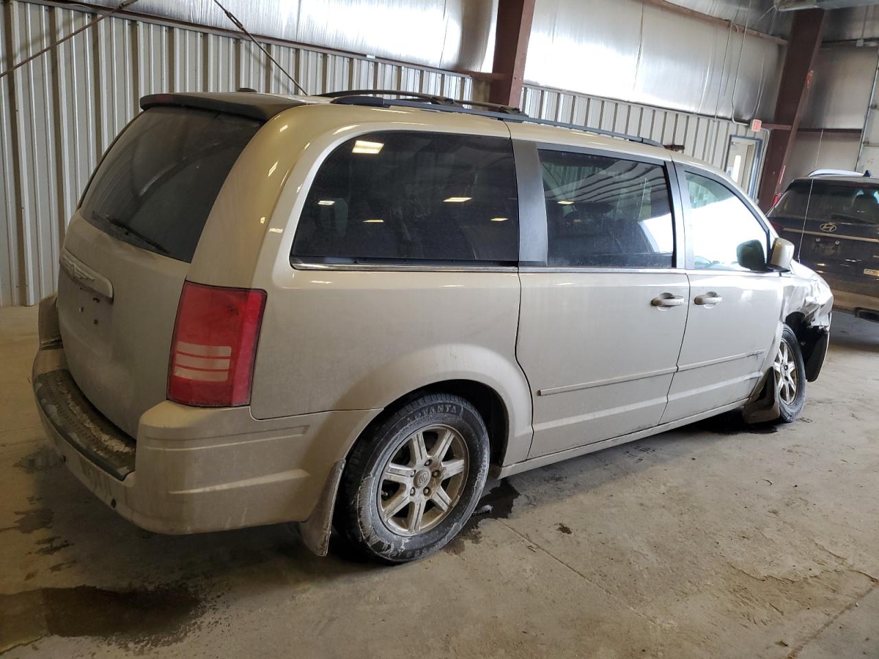 2008 Chrysler Town & Country - Image 3