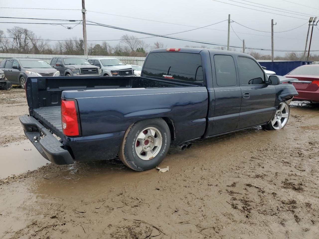 2006 Chevrolet Silverado - Image 3