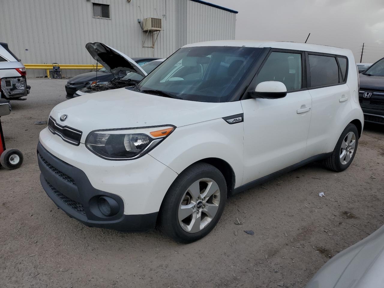 VIN KNDJN2A2XH7496560 2017 KIA SOUL no.1