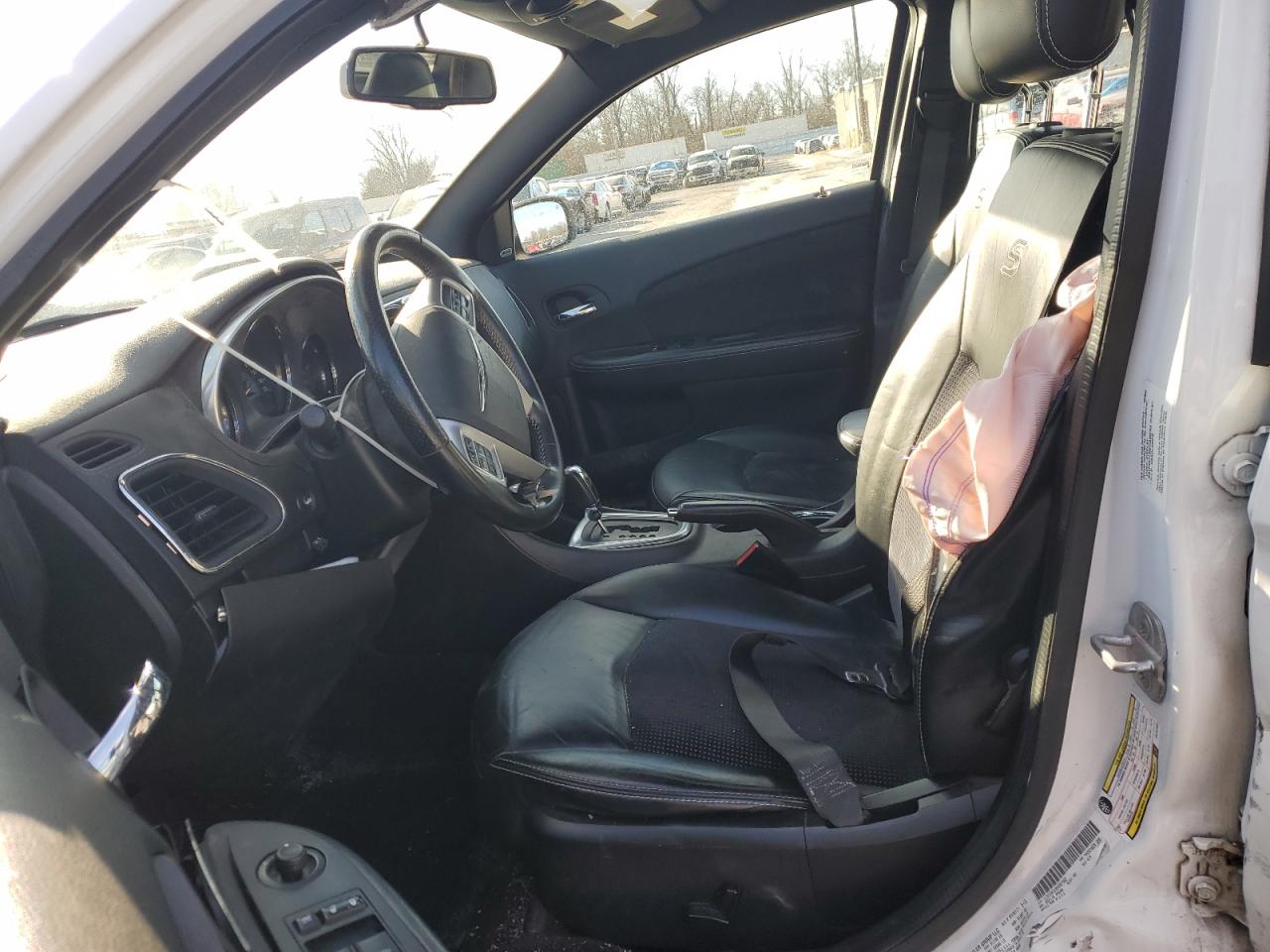 2013 Chrysler 200 - Image 7