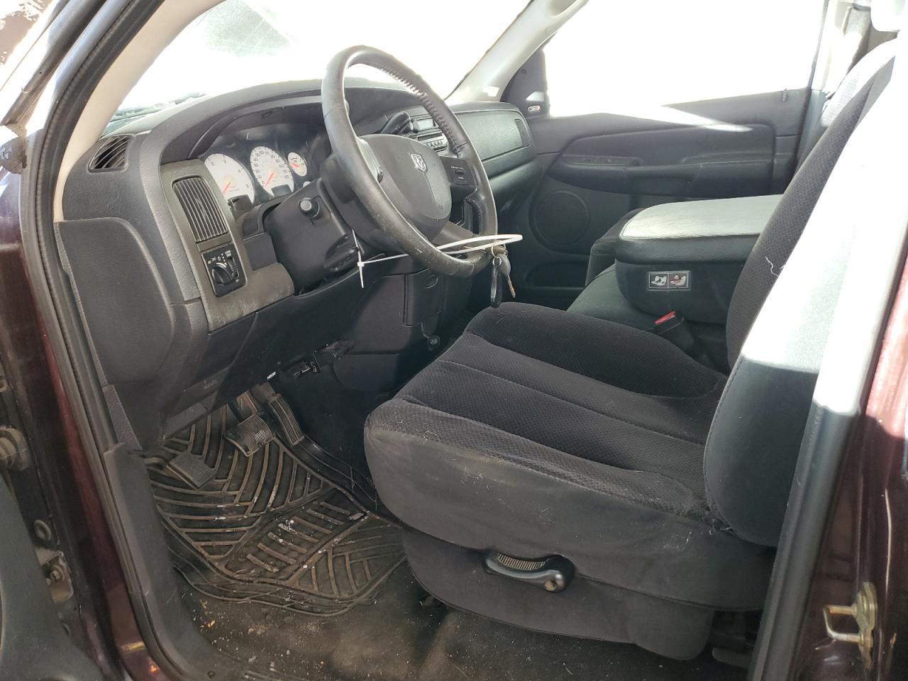 2005 Dodge RAM - Image 7