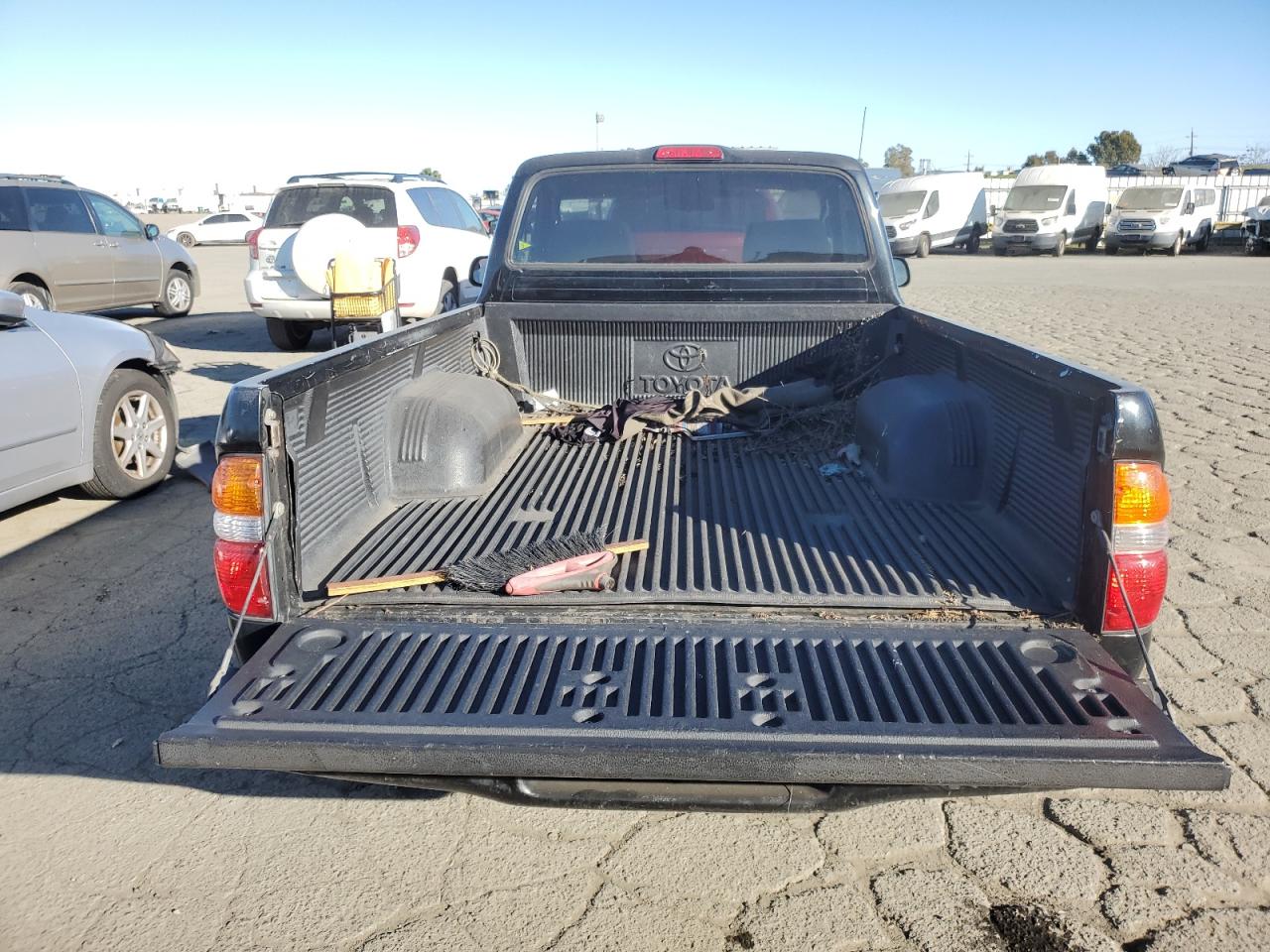 2004 Toyota Tacoma - Image 10