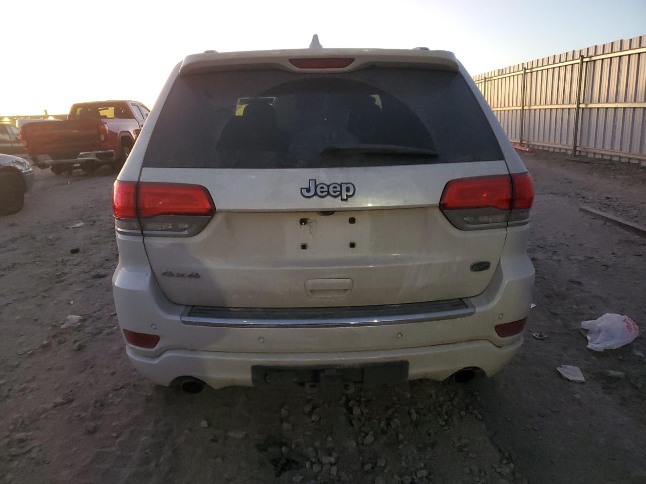 2017 Jeep Grand Cherokee - Image 6