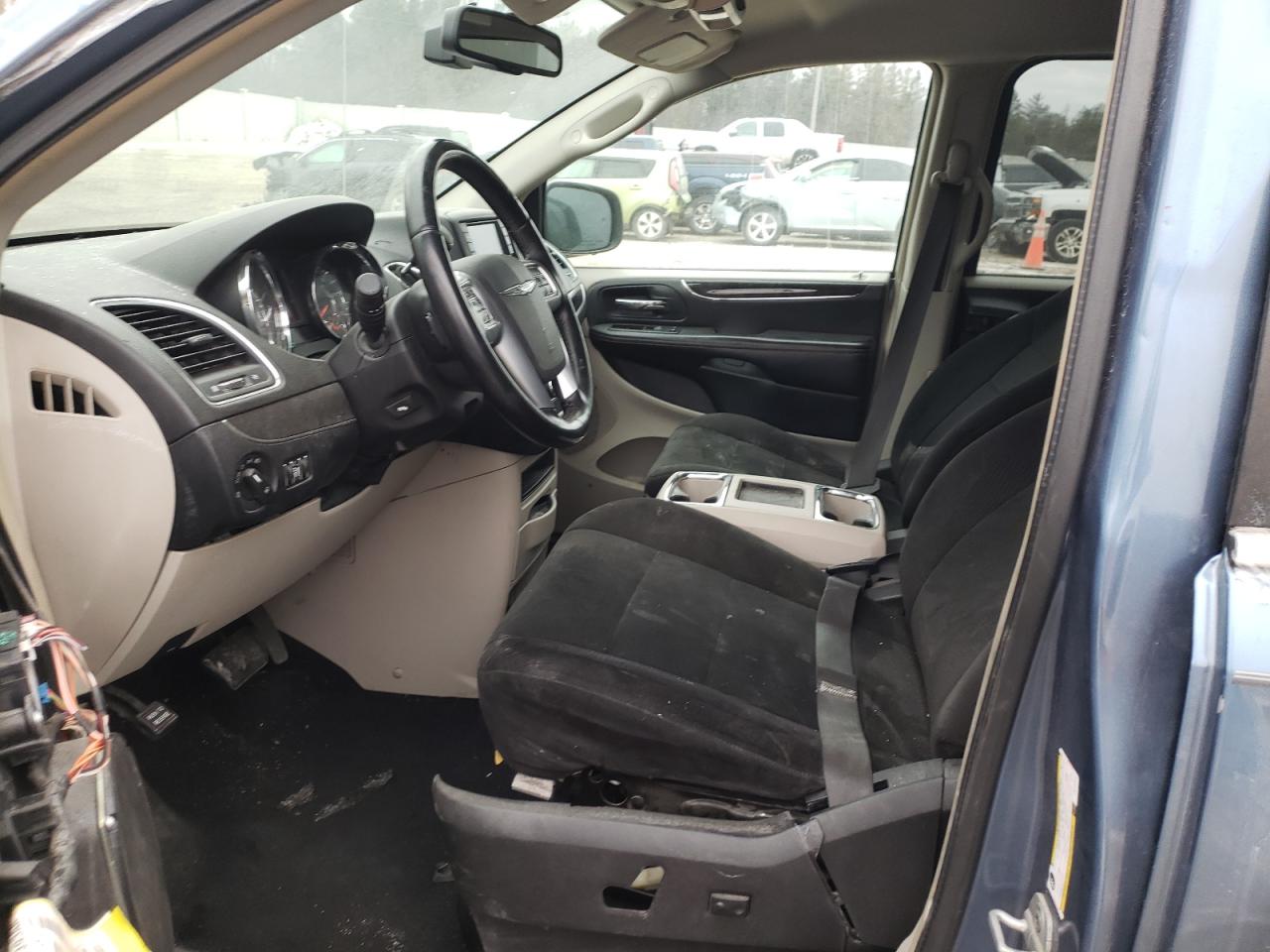 2012 Chrysler Town & Country - Image 7