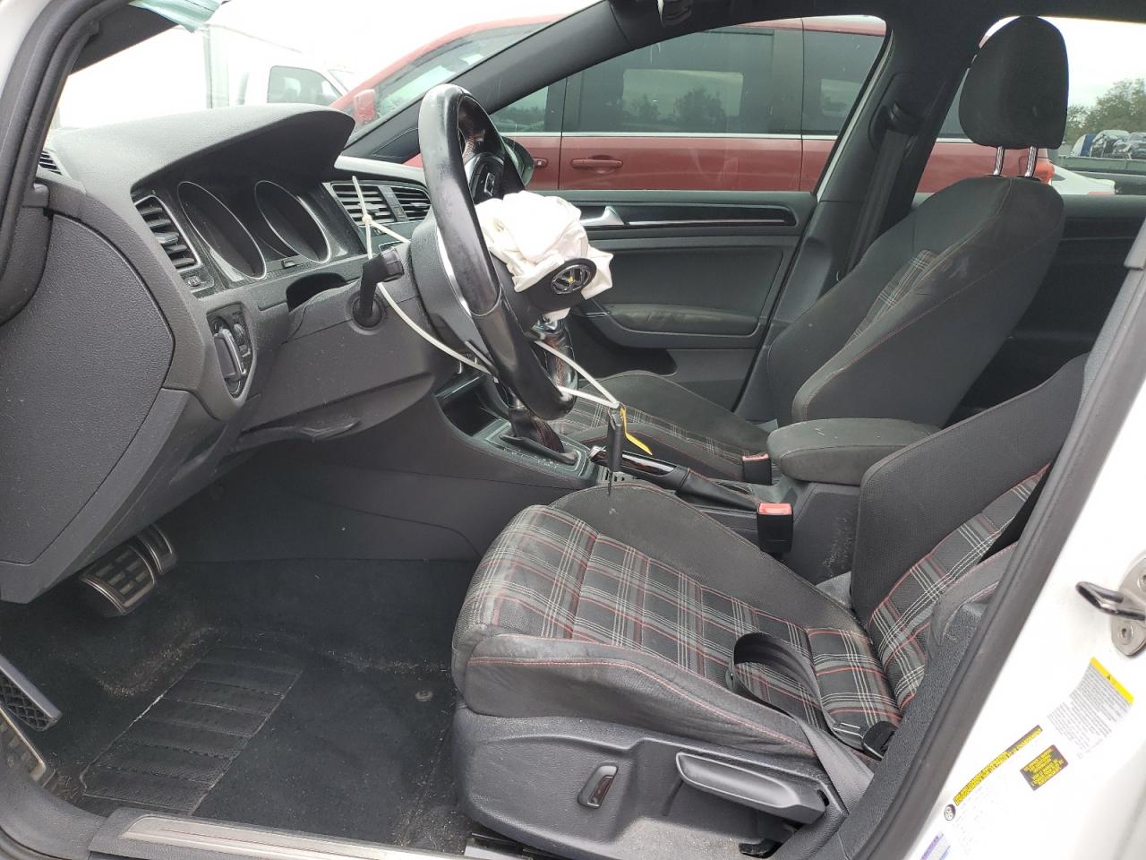 2015 Volkswagen GTI - Image 7