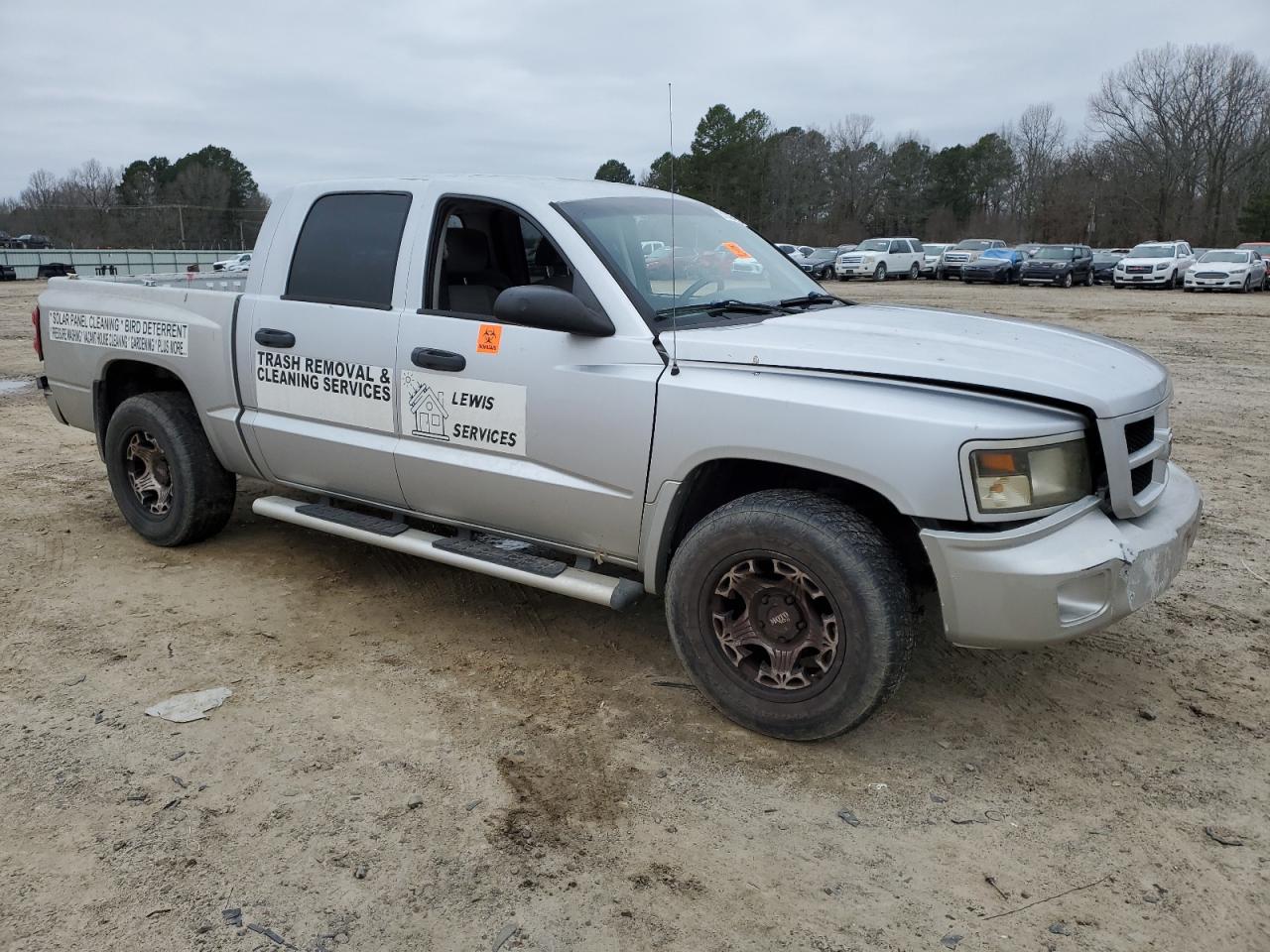 2010 Dodge Dakota - Image 4