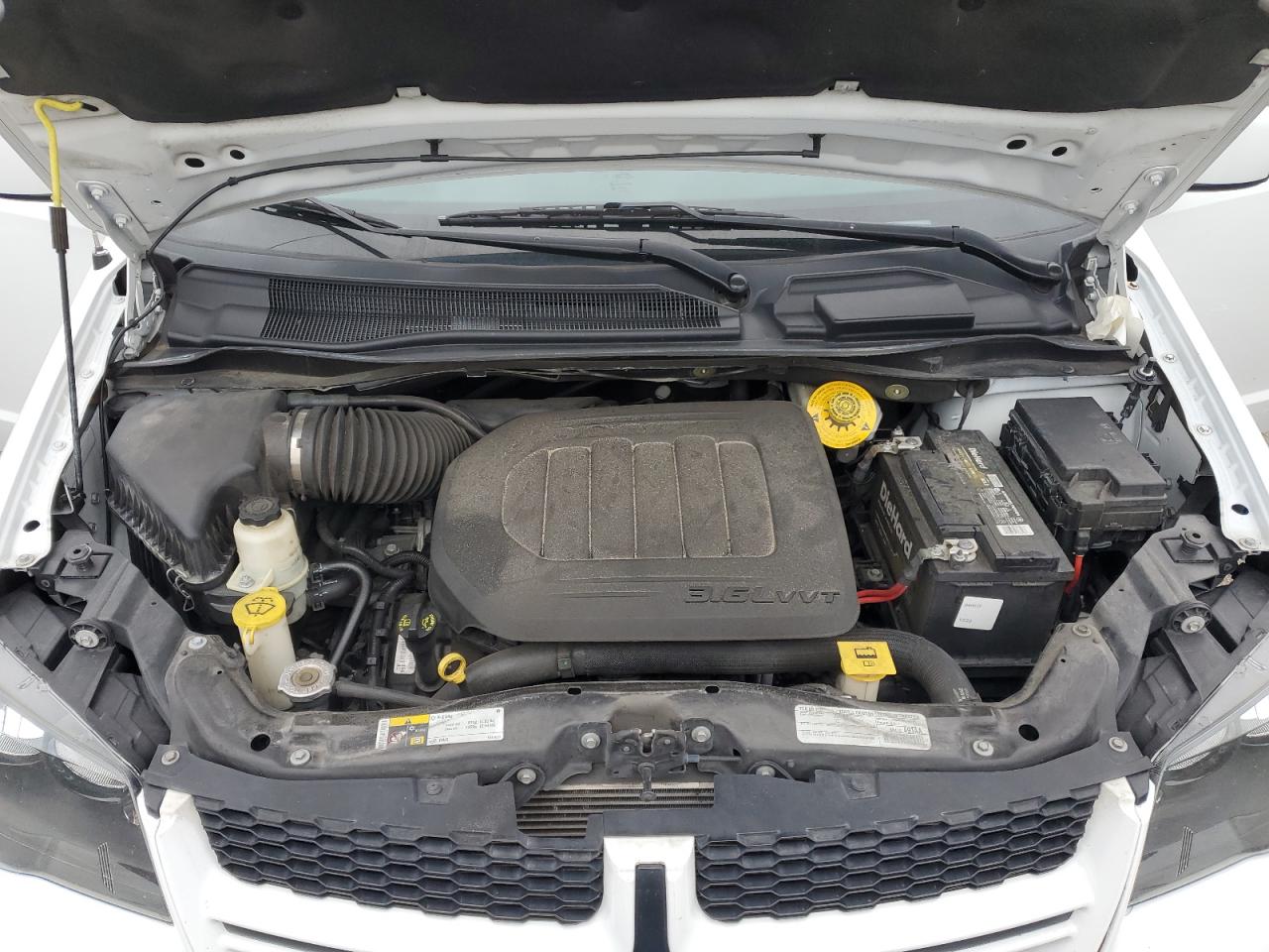 2020 Dodge Caravan - Image 12