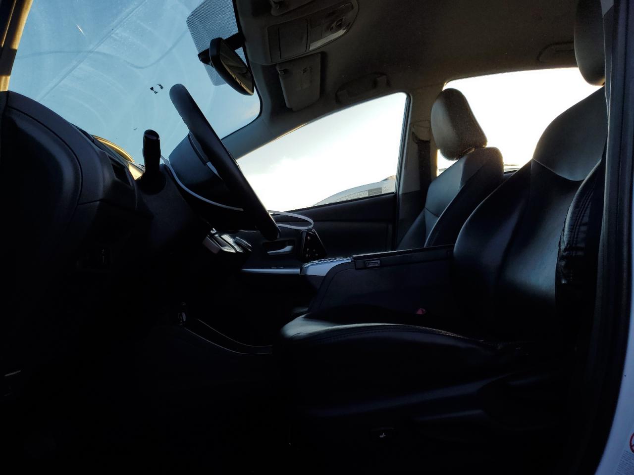 2012 Toyota Prius - Image 7