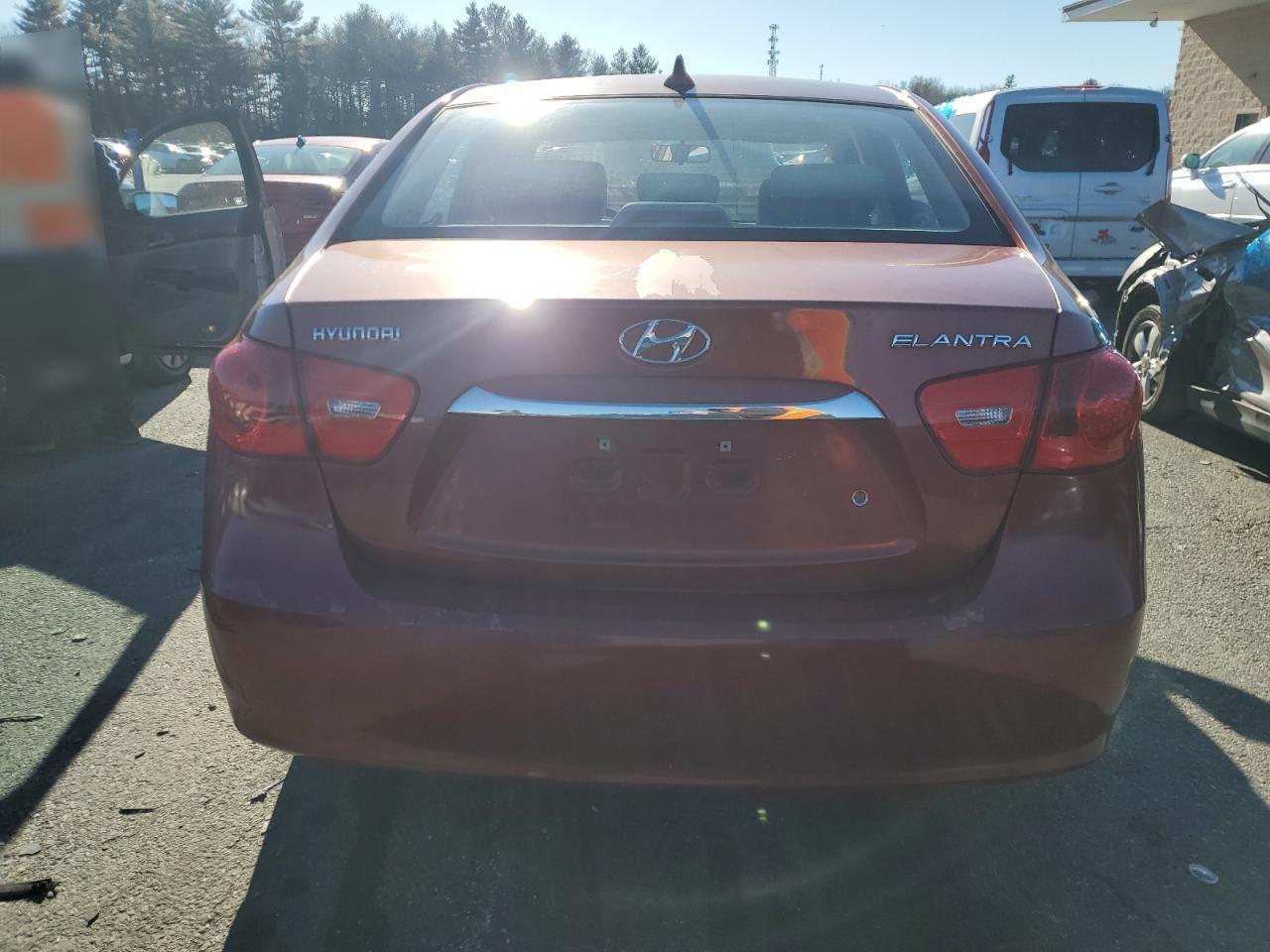 2010 Hyundai Elantra - Image 6