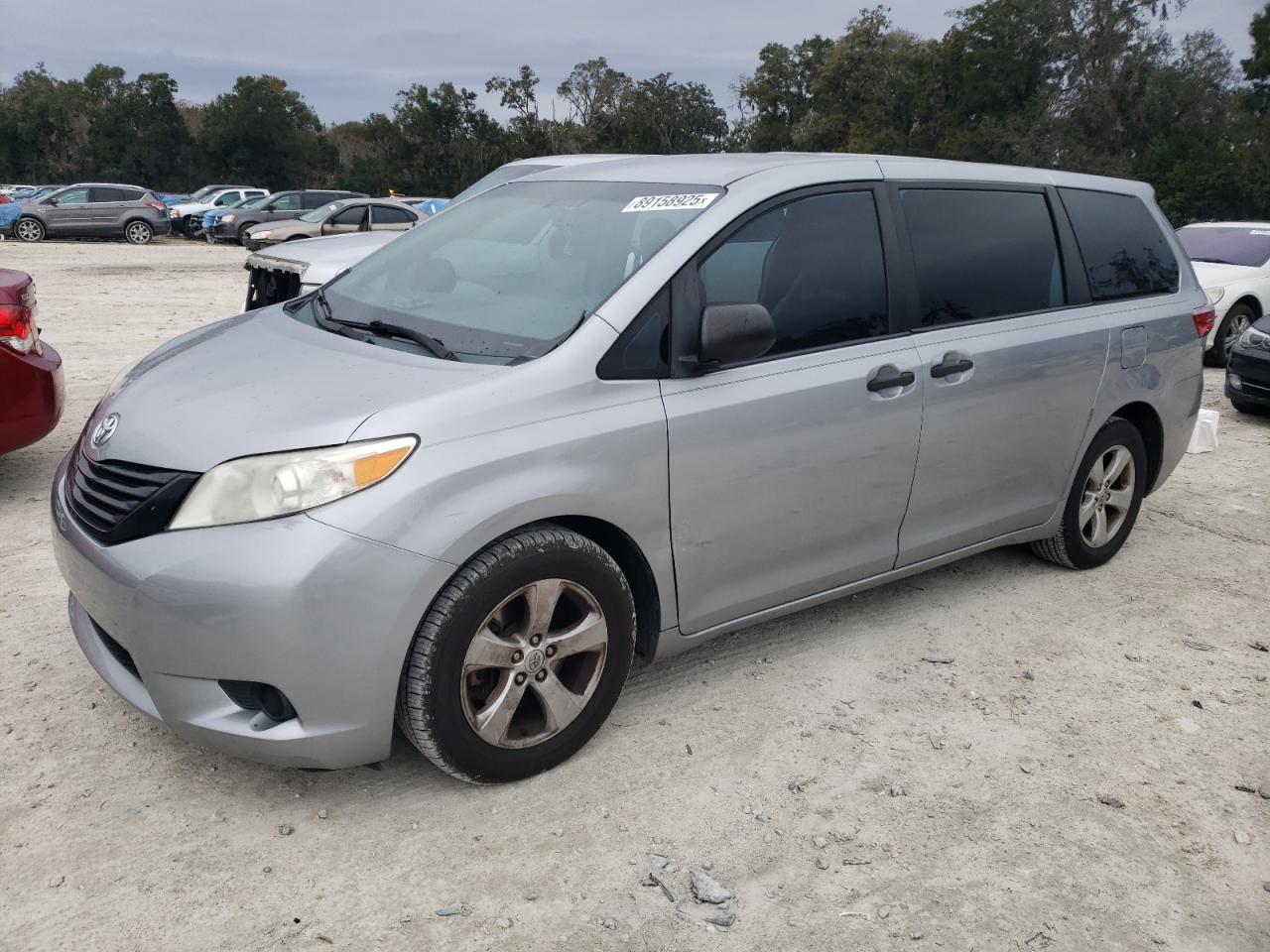 2015 Toyota Sienna - Image 1