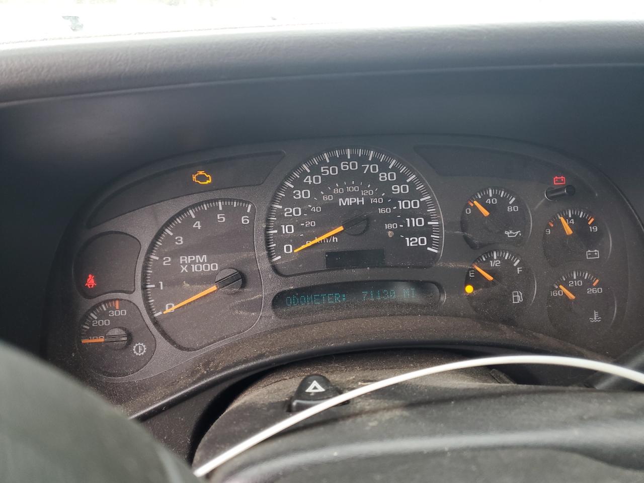 2004 Chevrolet Silverado - Image 9