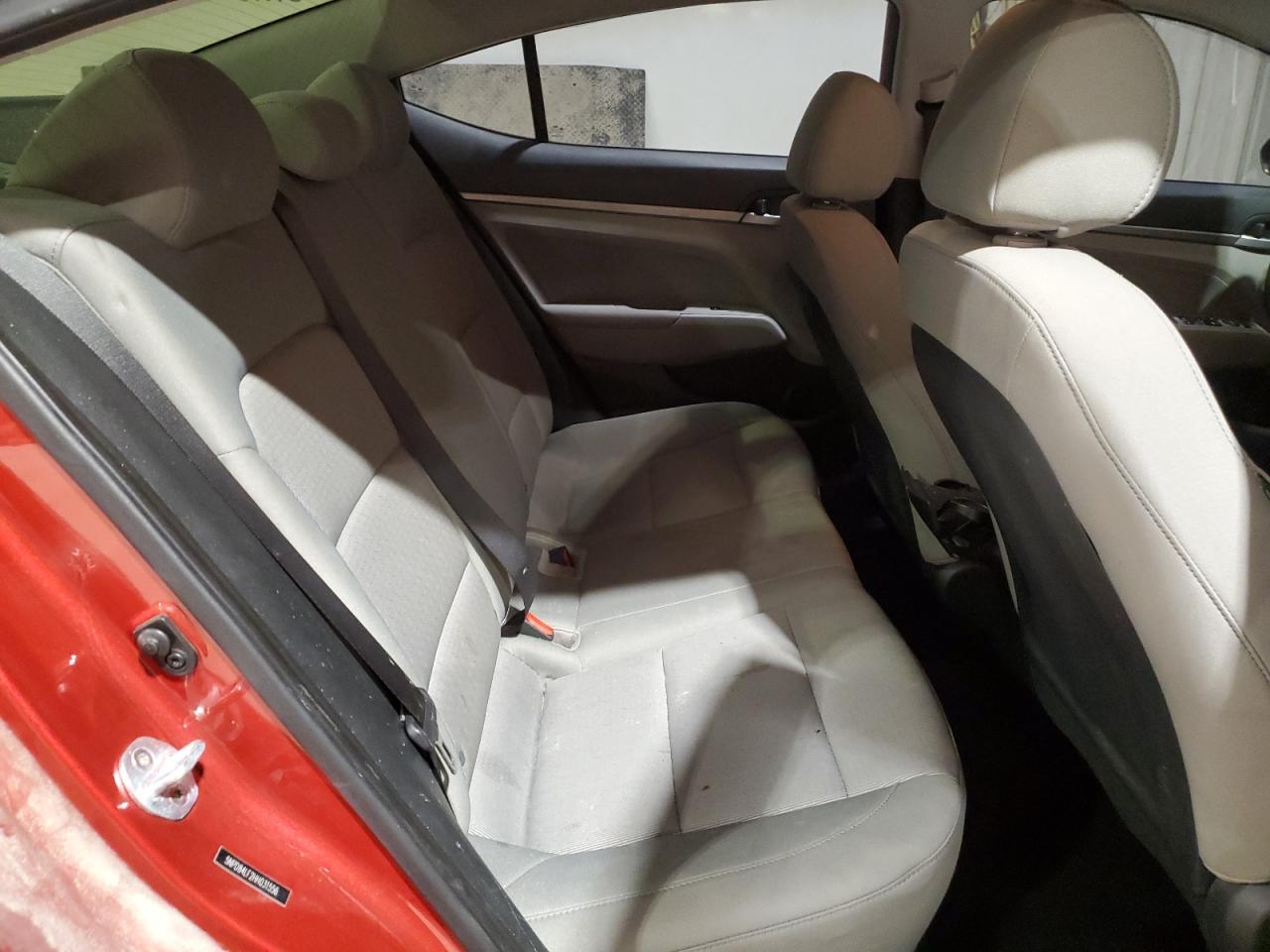 2017 Hyundai Elantra - Image 10