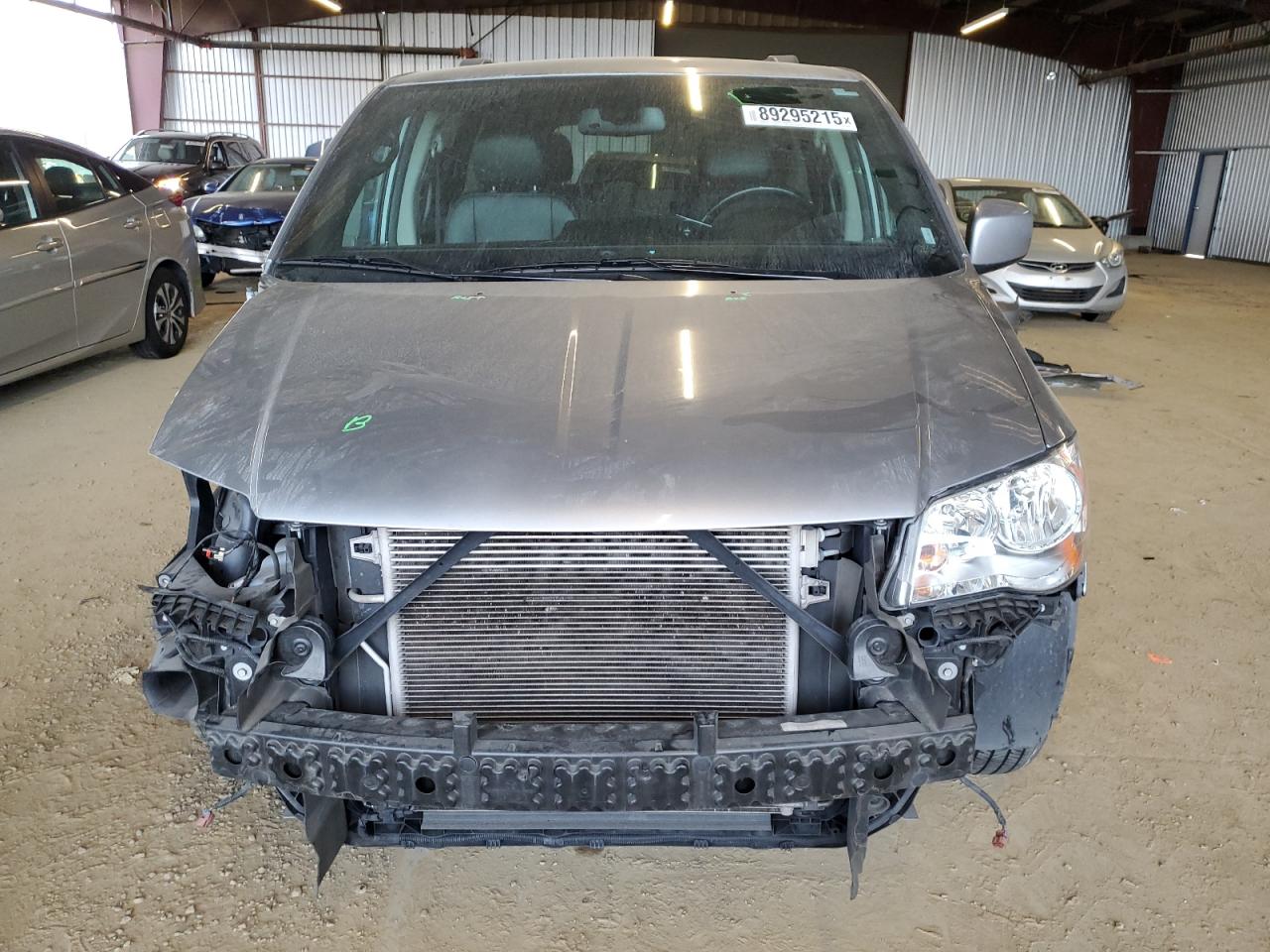2019 Dodge Caravan - Image 5