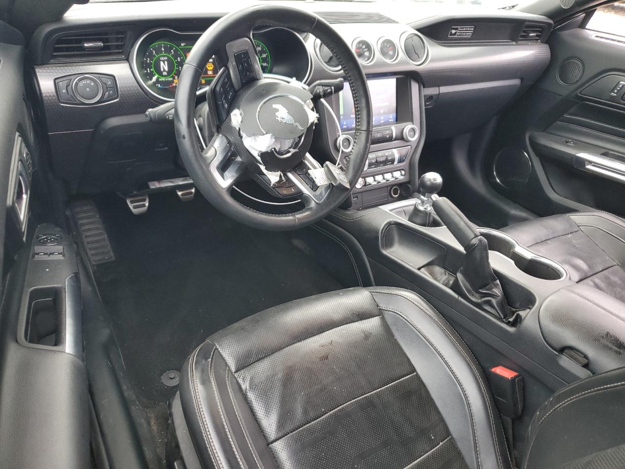 2020 Ford Mustang - Image 8