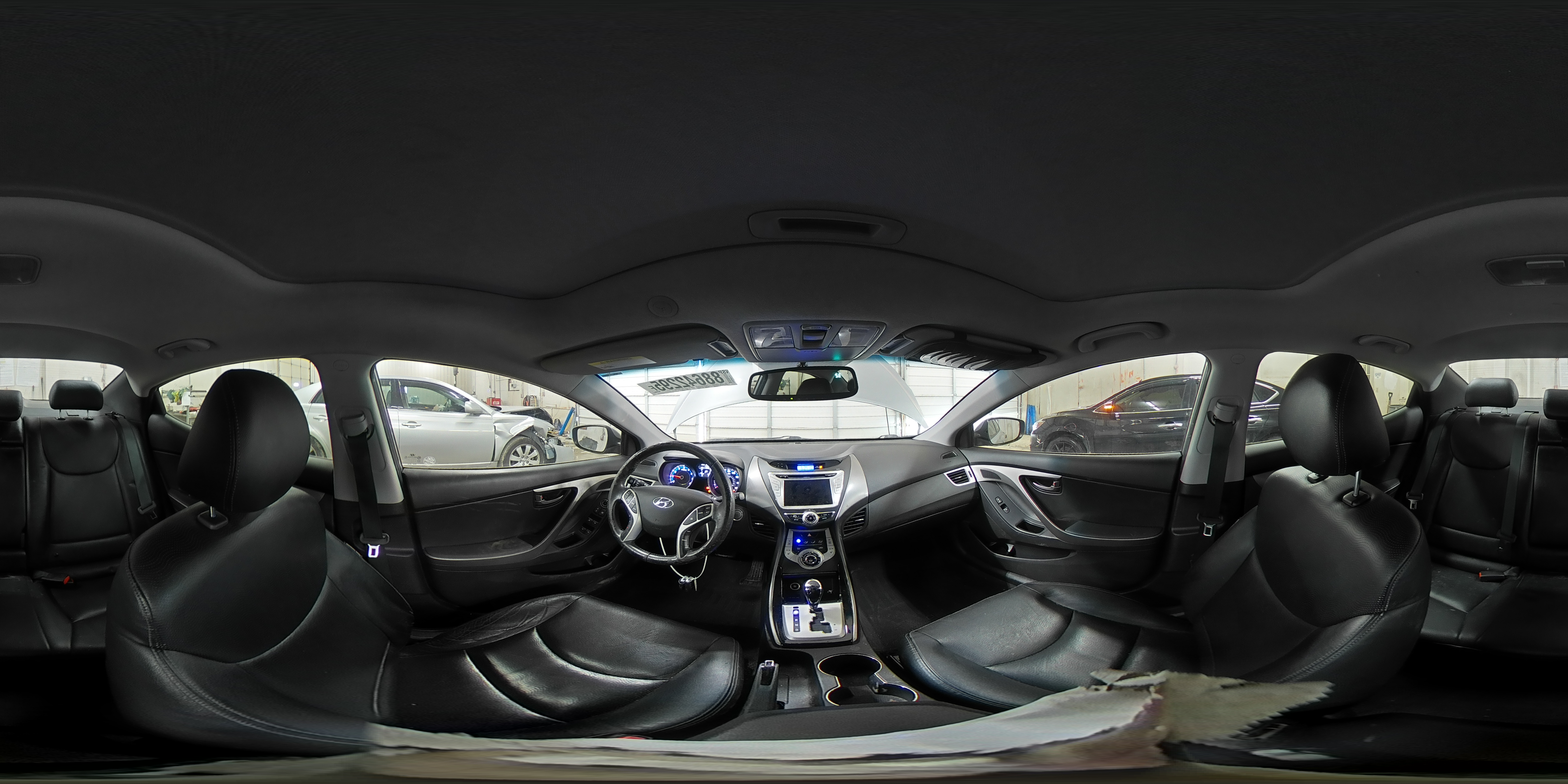 2012 Hyundai Elantra - Image 14