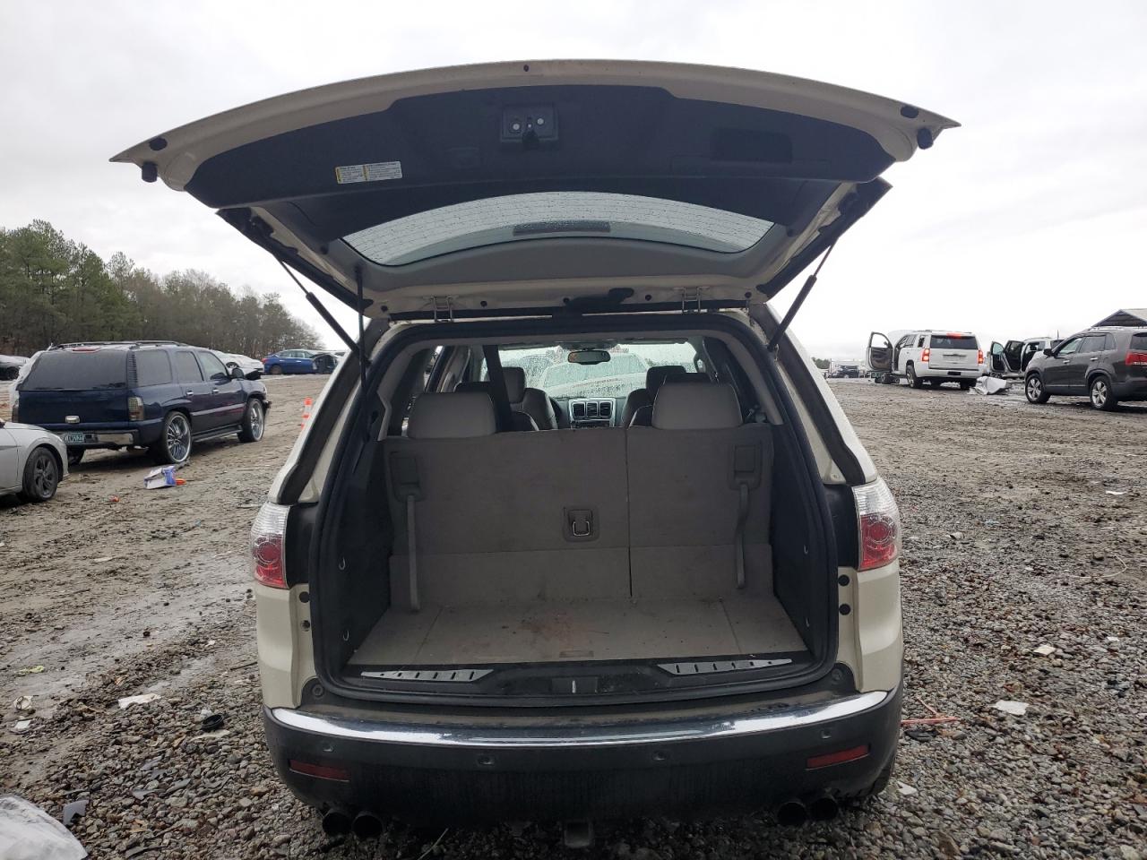 2008 GMC Acadia - Image 6