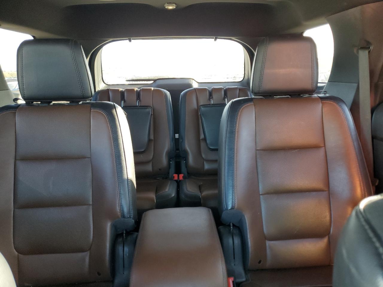 2011 Ford Explorer - Image 10