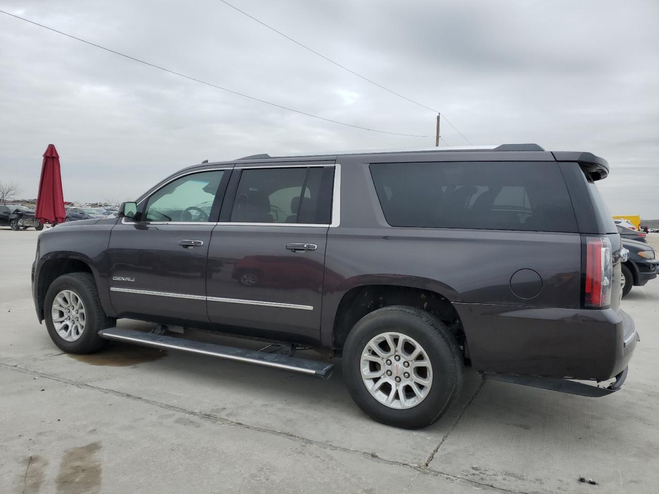 2016 GMC Yukon - Image 2