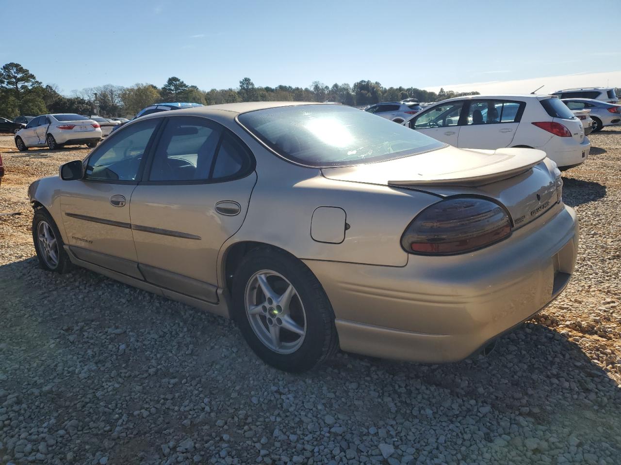 2000 Pontiac Grand Prix - Image 2