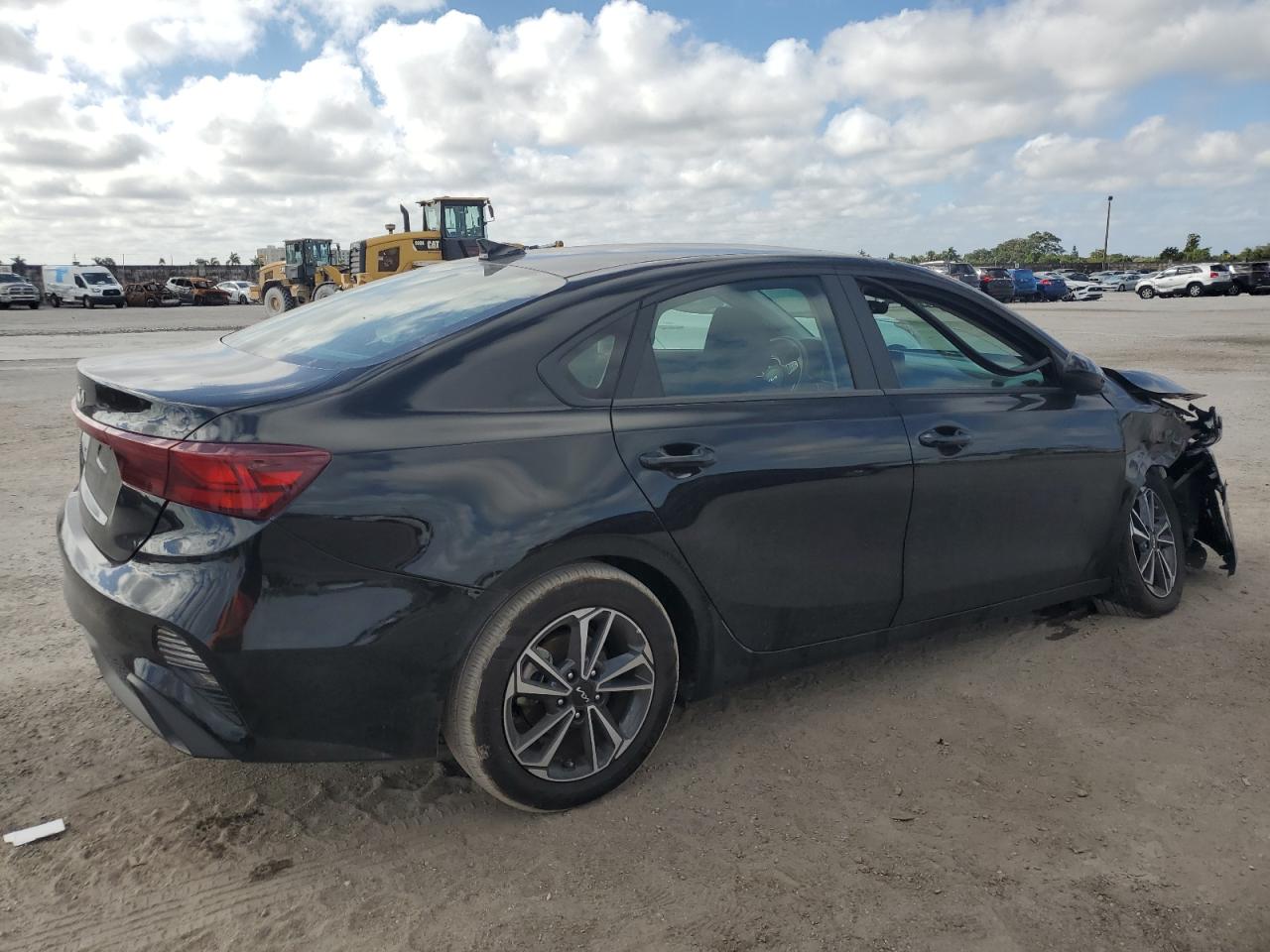 2024 Kia Forte - Image 3