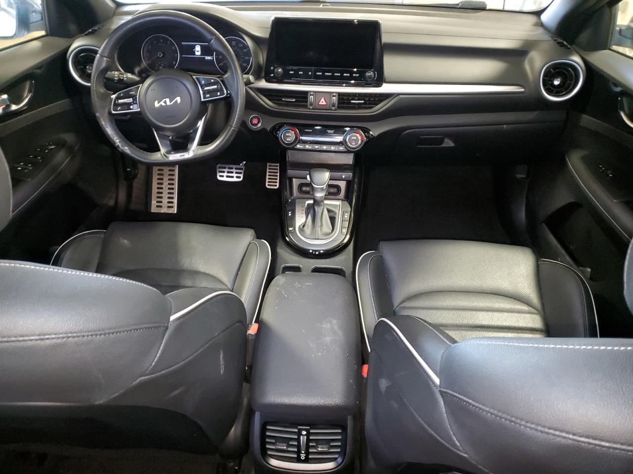 2023 Kia Forte - Image 8