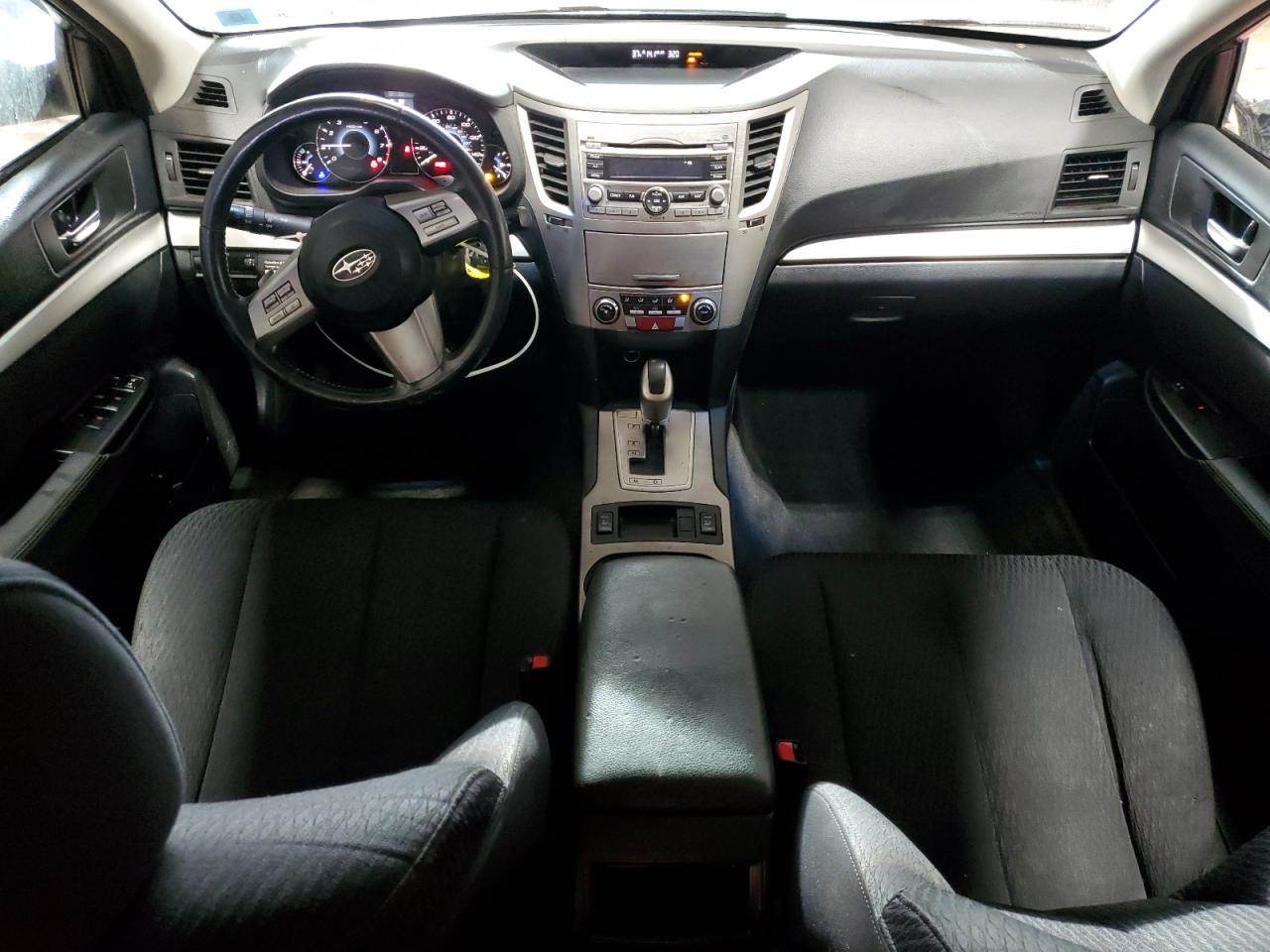 2010 Subaru Outback - Image 8