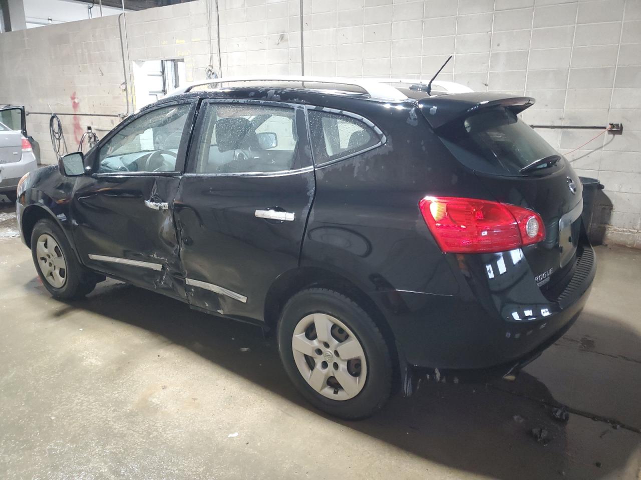 2014 Nissan Rogue - Image 2