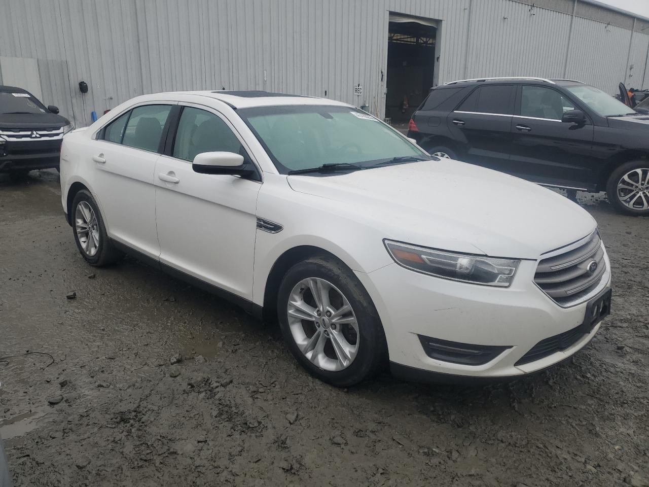 2014 Ford Taurus - Image 4