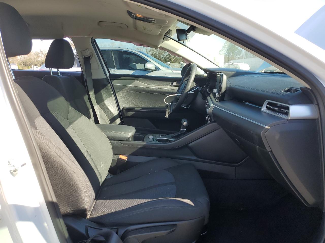 2022 Kia K5 - Image 7