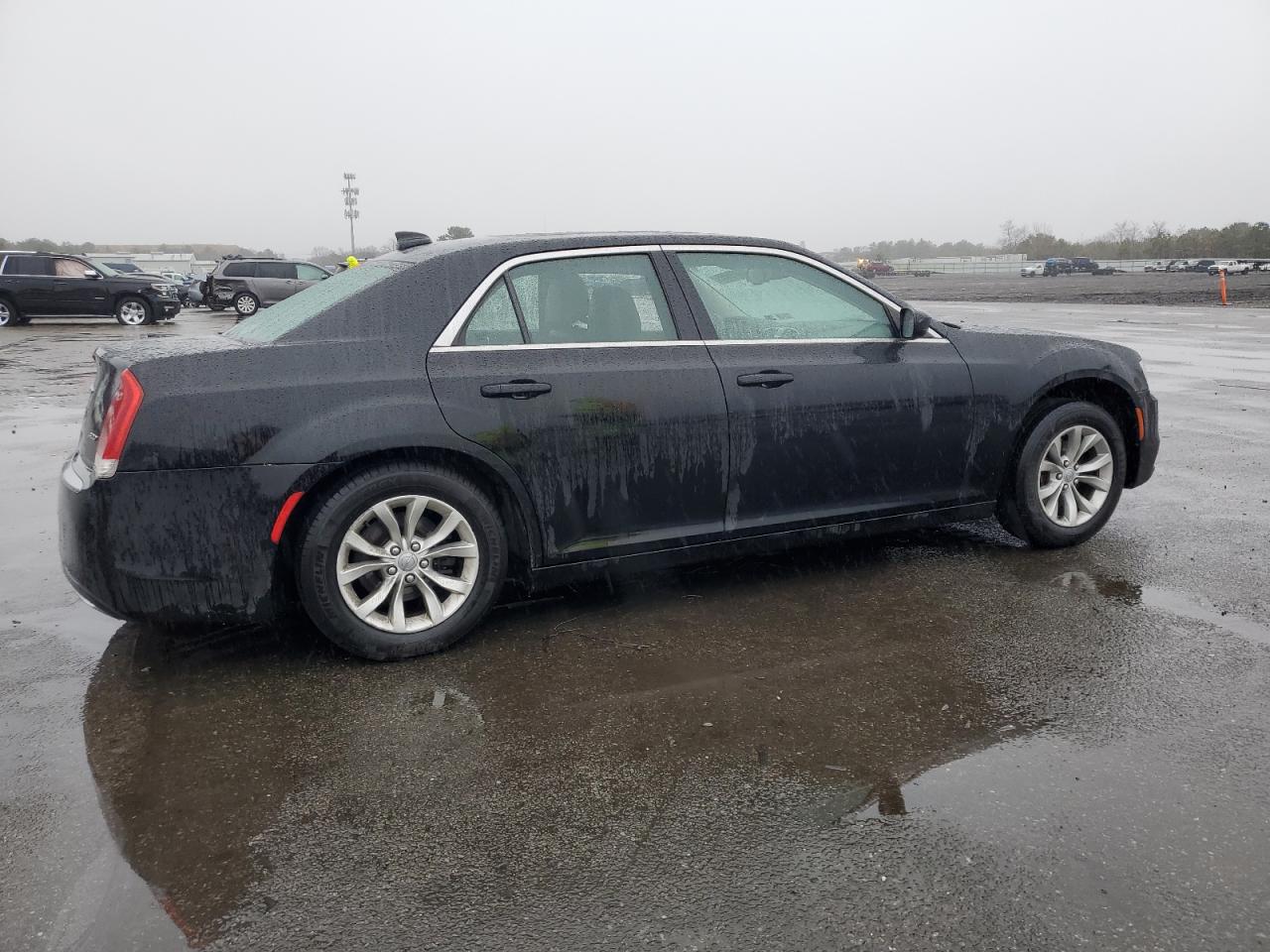 2015 Chrysler 300 - Image 3