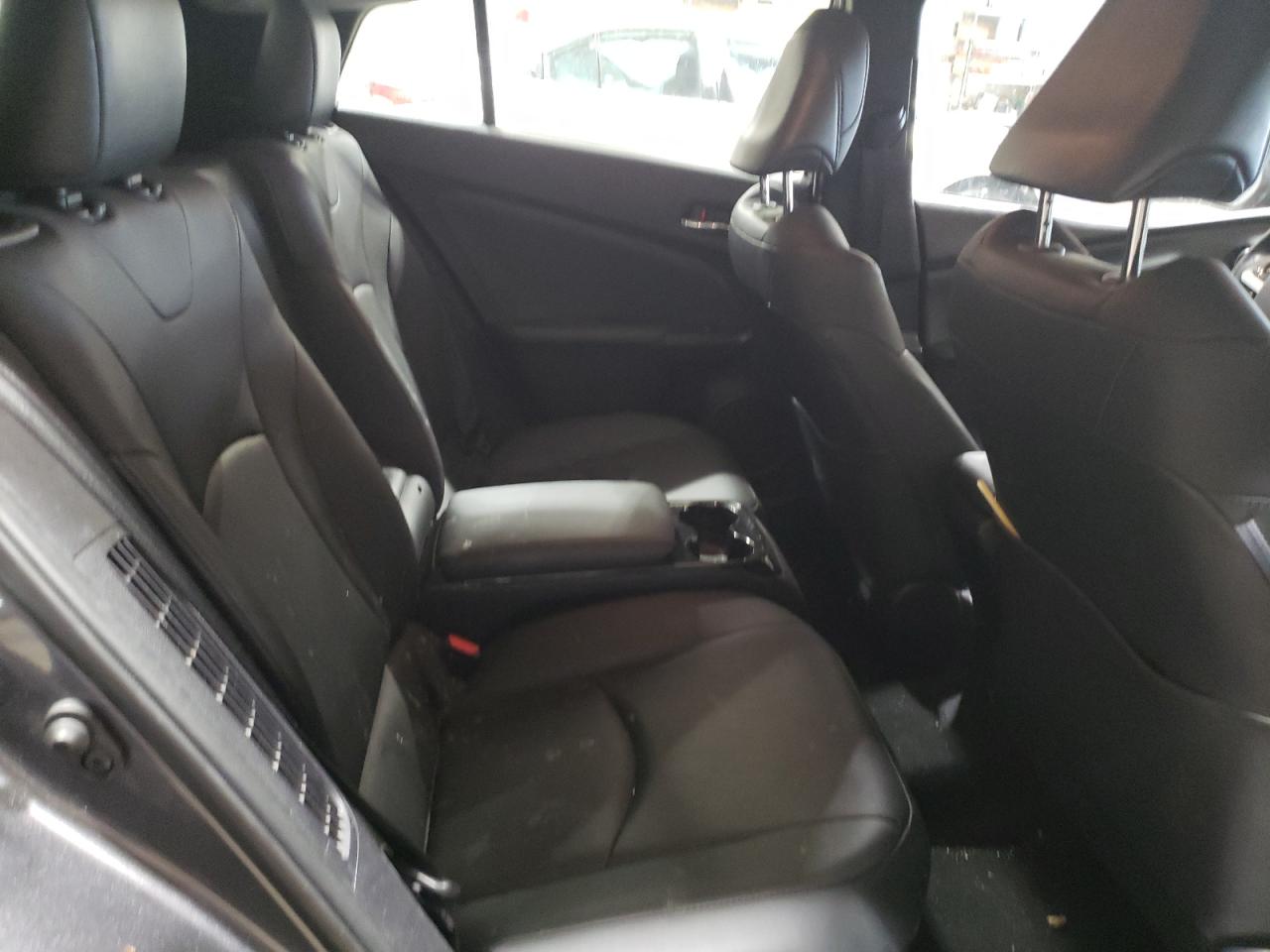 2018 Toyota Prius - Image 10
