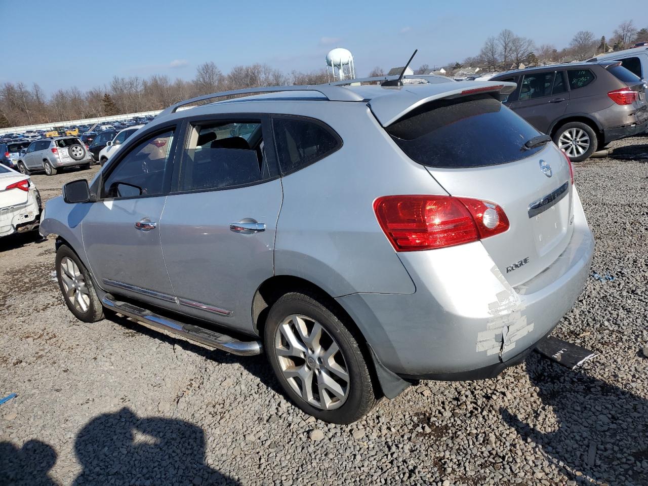 2011 Nissan Rogue - Image 2