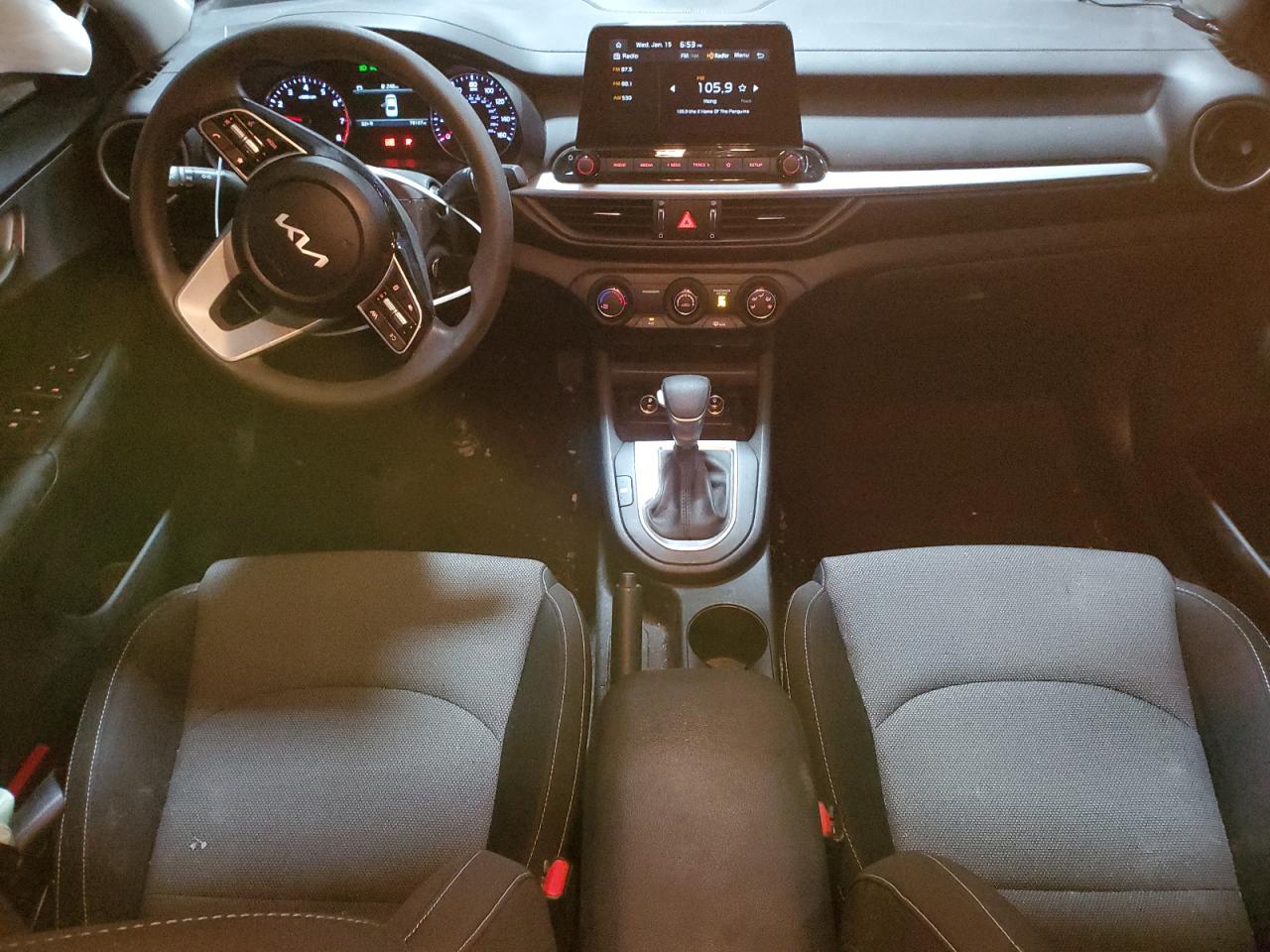 2023 Kia Forte - Image 8