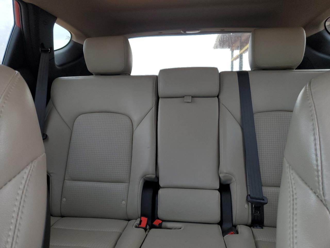 2013 Hyundai Santa Fe - Image 10