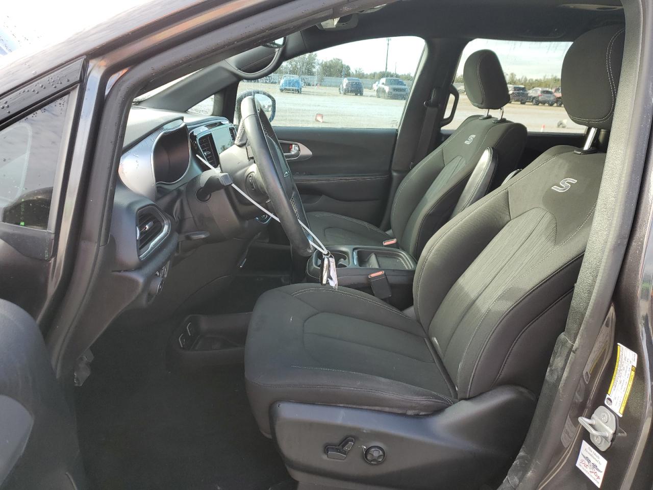 2019 Chrysler Pacifica - Image 7