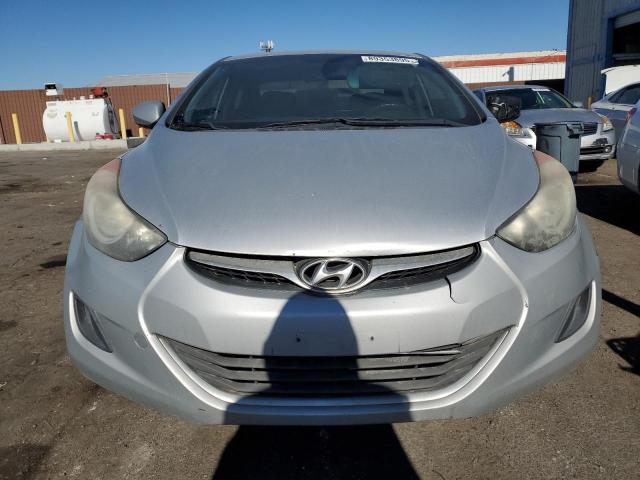 Седани HYUNDAI ELANTRA 2013 Сріблястий