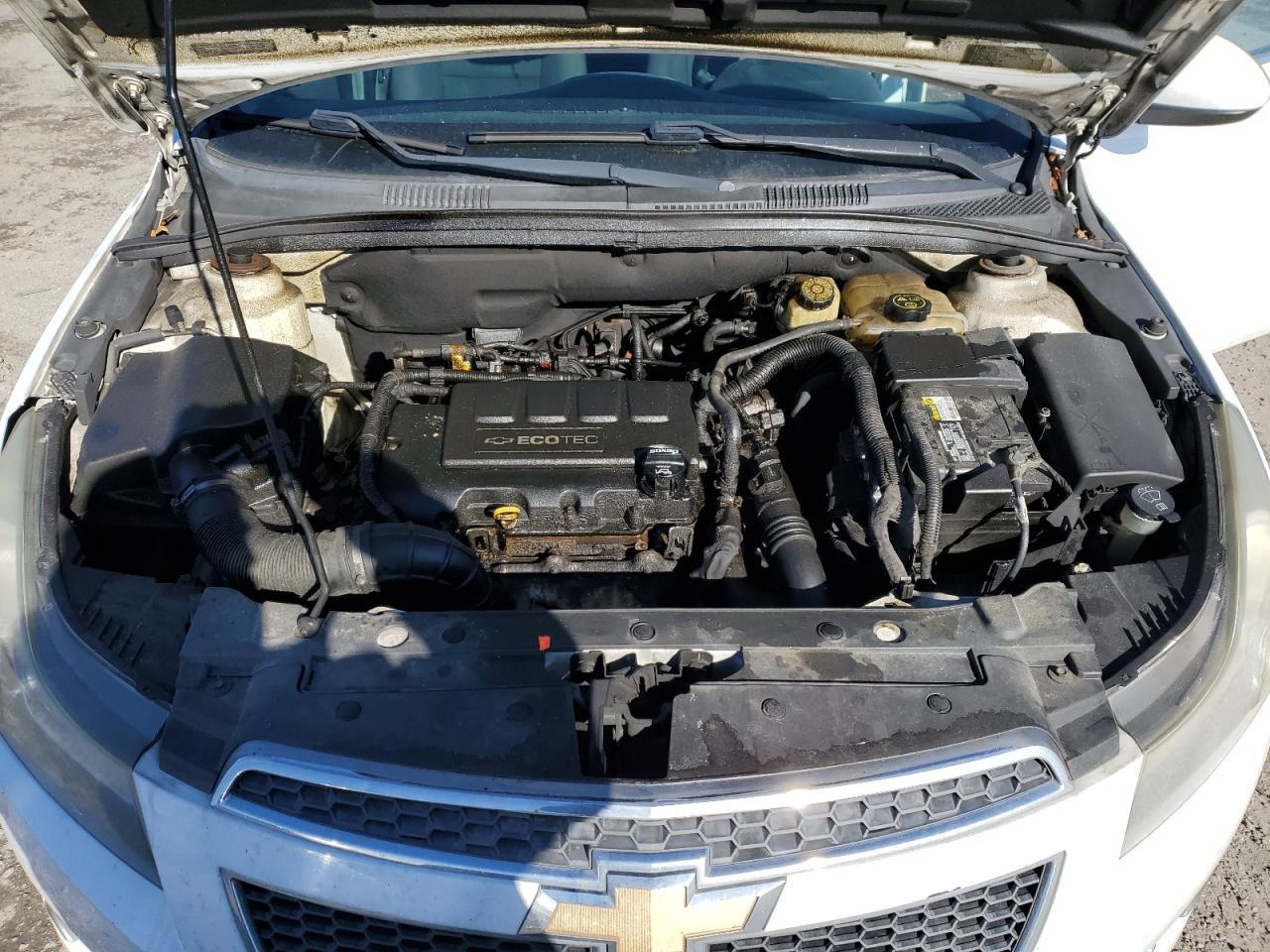 2012 Chevrolet Cruze - Image 11