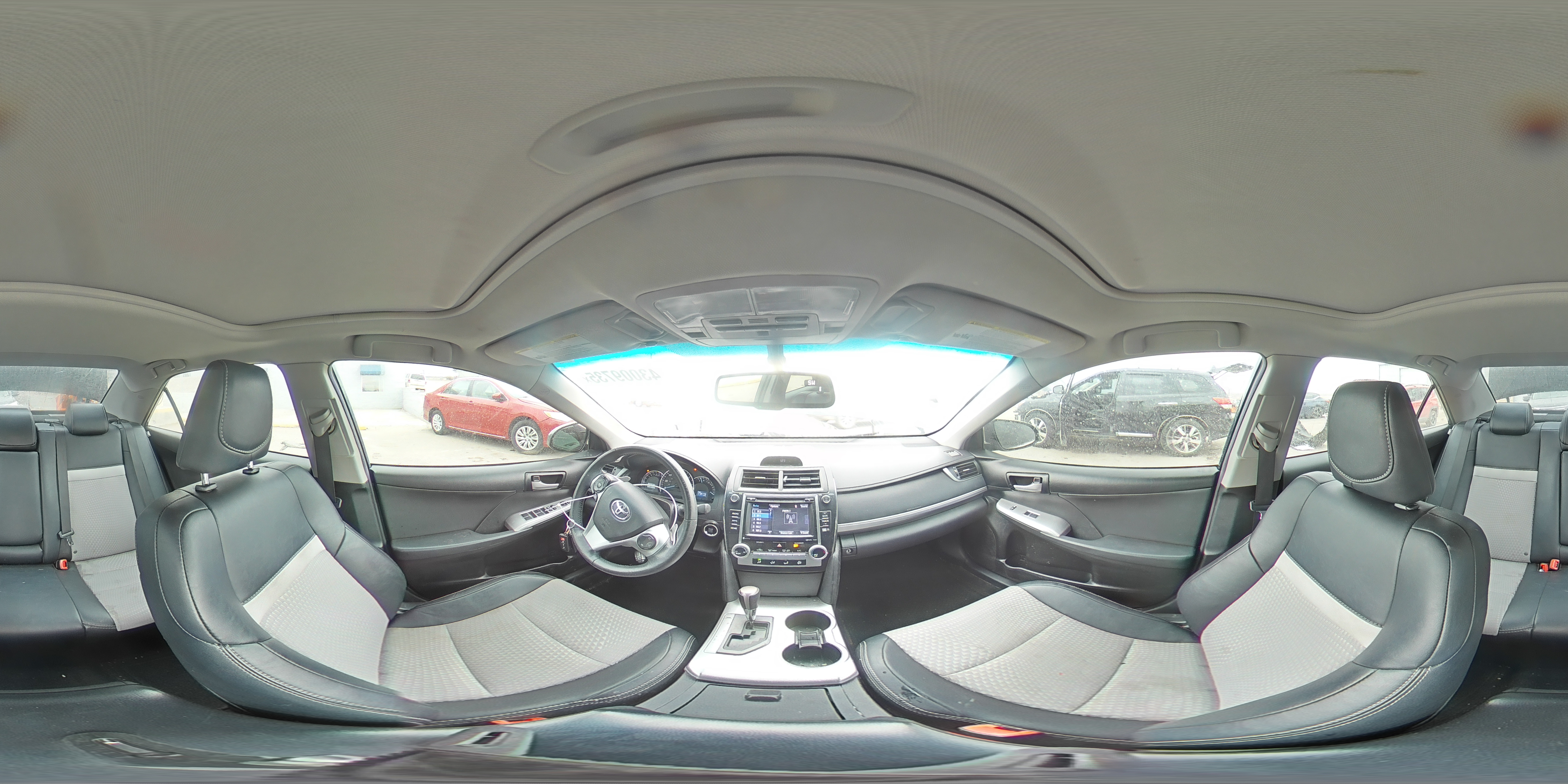 2014 Toyota Camry - Image 13