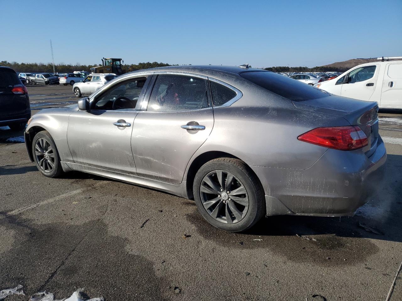 2013 Infiniti M - Image 2