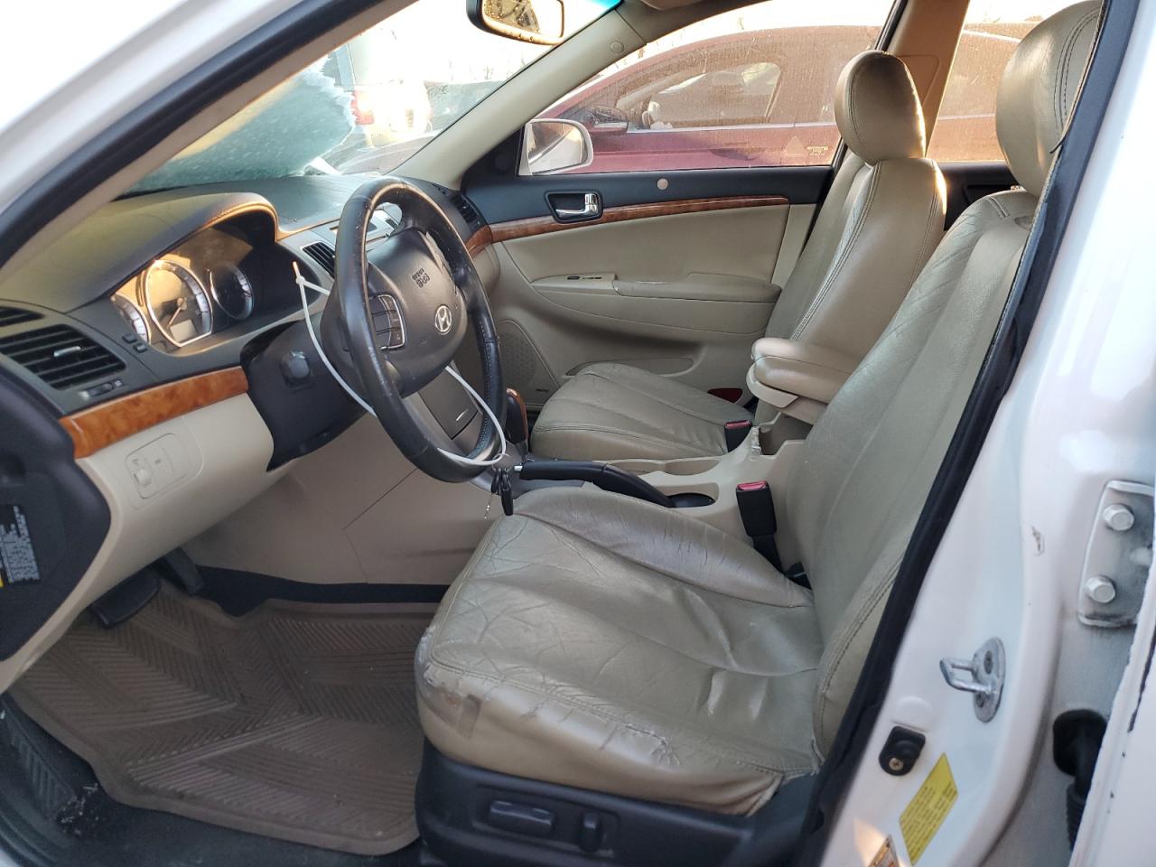 2009 Hyundai Sonata - Image 7